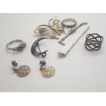 Mixed silver jewellery 22.