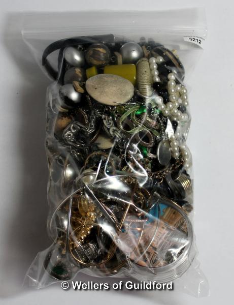 *Bag of costume jewellery, gross weight 1.18 kilograms (Lot subject to VAT)