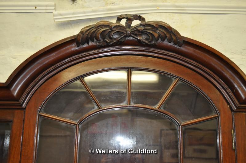 An Edwardian mahogany display cabinet witharched top over an astragal glazed door with panelled door - Image 3 of 4