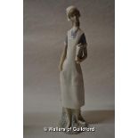 Lladri figurine, Nurse, H-9B, 37cm high