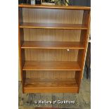 A modern open bookcase with adjustable shelves, 123 x 84cm.