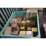 *PALLET OF APPROX TWO HUNDRED AND FIFTY RED AND YELLOW QUARRY TILES MIXED 6X6 AND 9X9