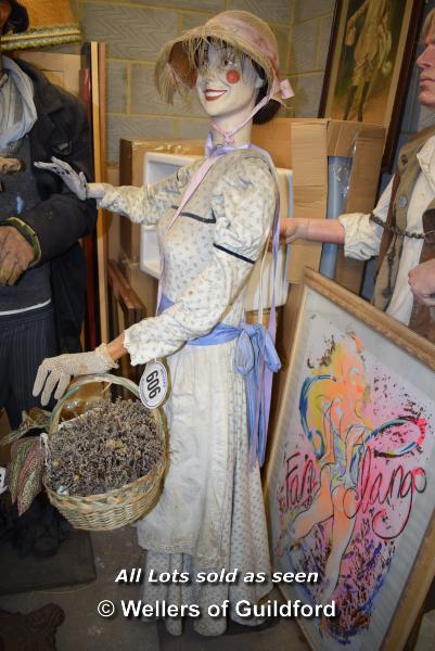 *MANNEQUIN DEPICTING AUNT SALLY