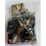 *Bag of costume jewellery, gross weight 1.30 kilograms (Lot subject to VAT)