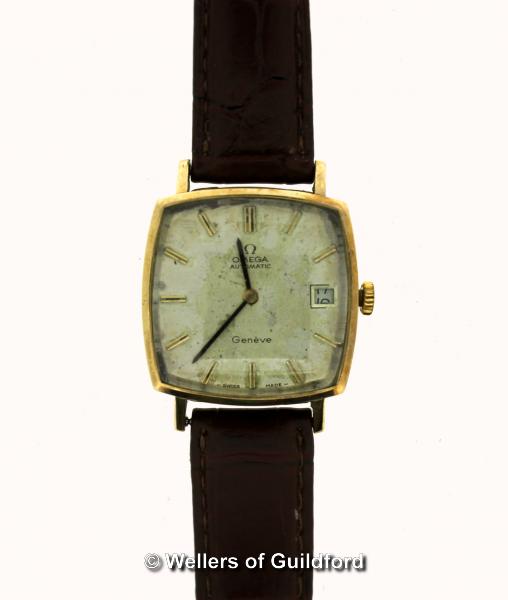 Gentlemen's vintage Omega 9ct gold cased automatic wristwatch, square dial, a/f, with baton hour