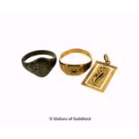 *Rectangular pendant in yellow metal tested as 18ct, 3.3 grams, an 18ct yellow gold gentlemen's