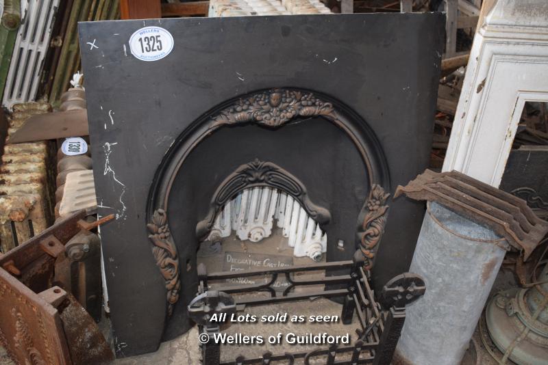 *DECORATIVE CAST IRON FIRE INSERT, 960 X 960