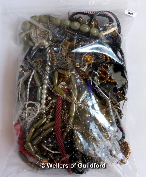 Bag of costume jewellery, gross weight 2.10 kilograms