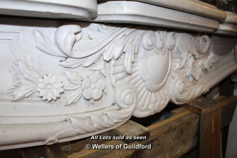 SUBSTANTIAL MARBLE FIRE SURROUND WITH FLORAL, LEAF AND SHELL DECORATION, 2200 X 440 X 1460 - Image 3 of 3