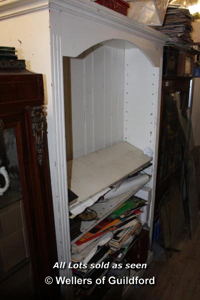 WHITE PAINTED BOOKCASE WITH THREE SHELVES, 1240 X 270 X 1990