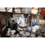 SHELF OF MIXED DECORATIVE ITEMS INCLUDING PORCELAIN AND GLASSWARES
