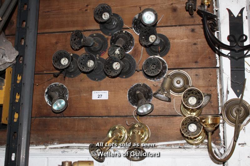 VERY LARGE QUANTITY OF MIXED LIGHT FITTINGS AND FIXTURES