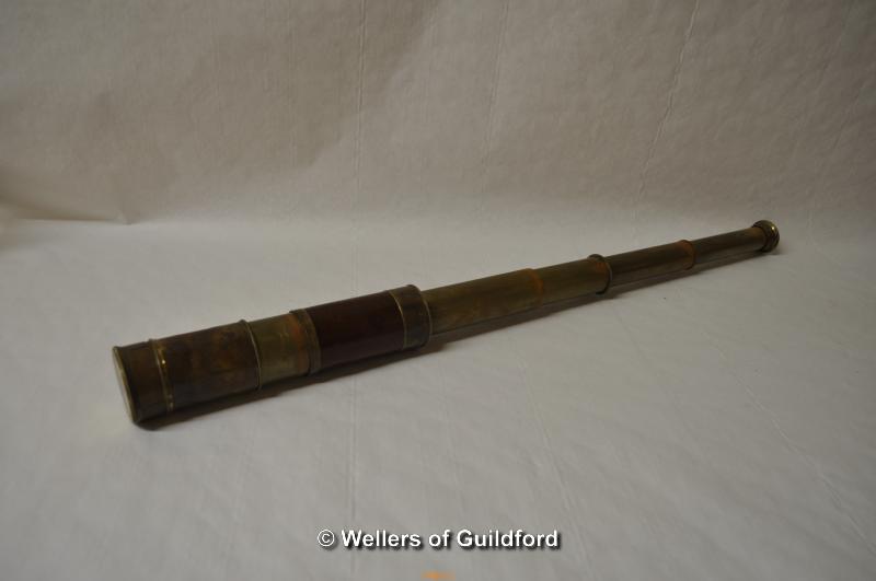 An antique brass and wood telescope, unsigned. - Image 2 of 3