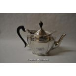 A silver teapot with ebony knop and handle, Sheffield 1912, 403g overall.