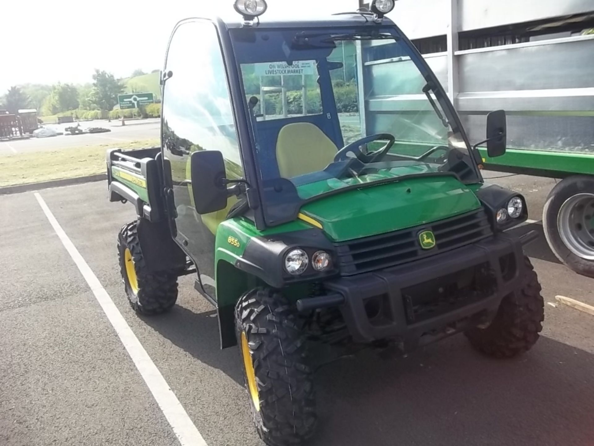 2012 FULL CAB 855 JOHN DEERE GATOR