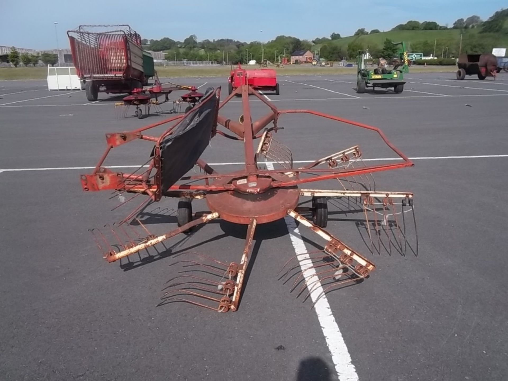 FAHR SINGLE ROTOR HAY RAKE - Image 4 of 4