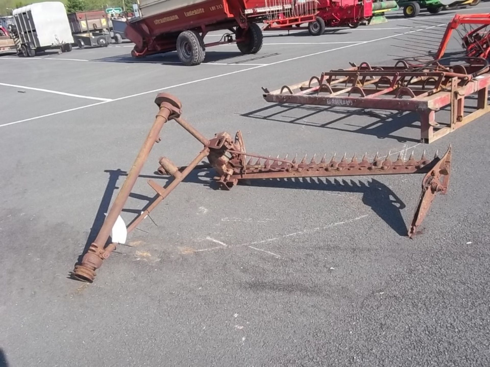 MASSEY FERGUSON MID MOUNTED MOWER - Image 3 of 3