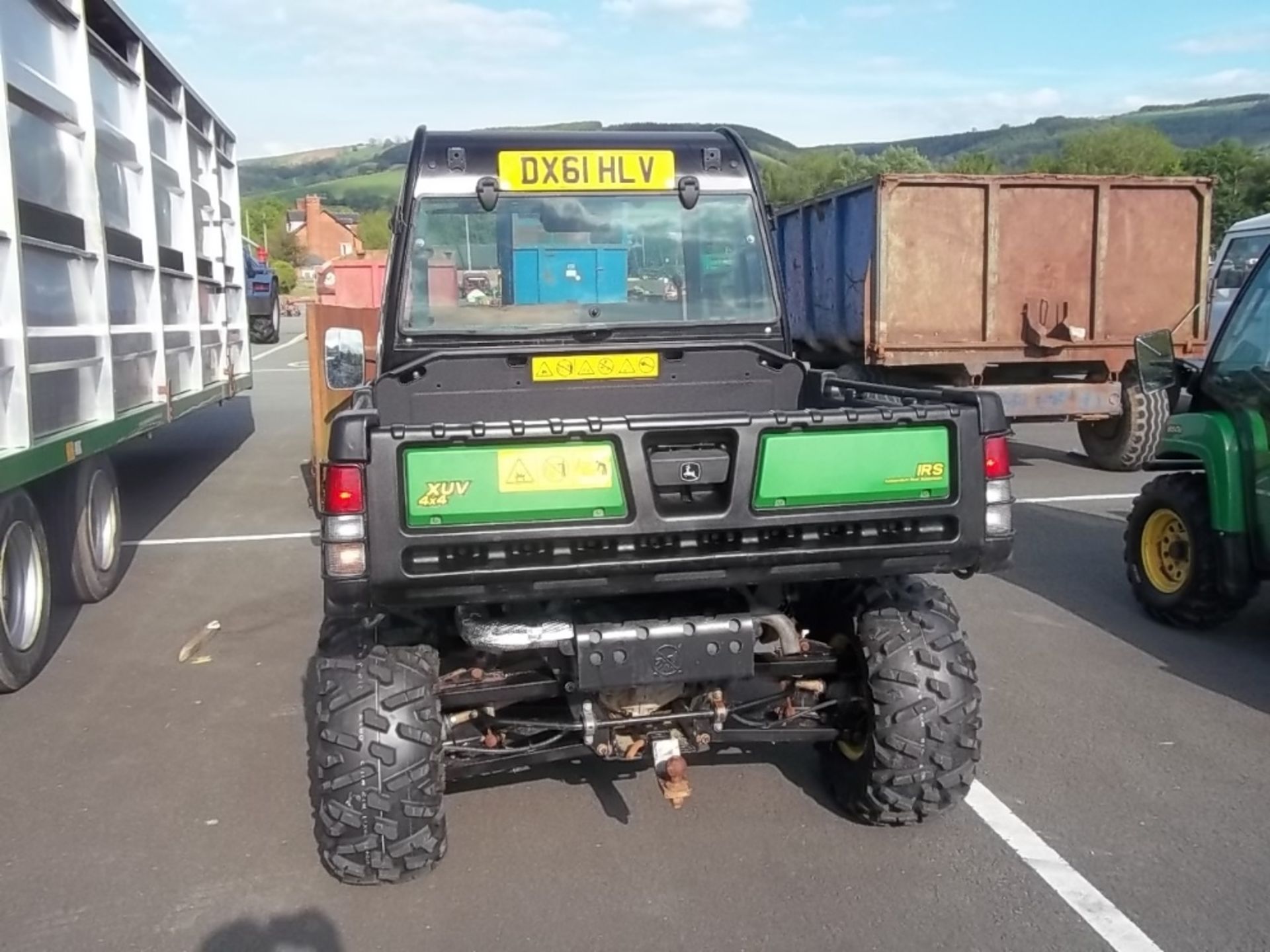 2012 FULL CAB 855 JOHN DEERE GATOR - Image 4 of 5