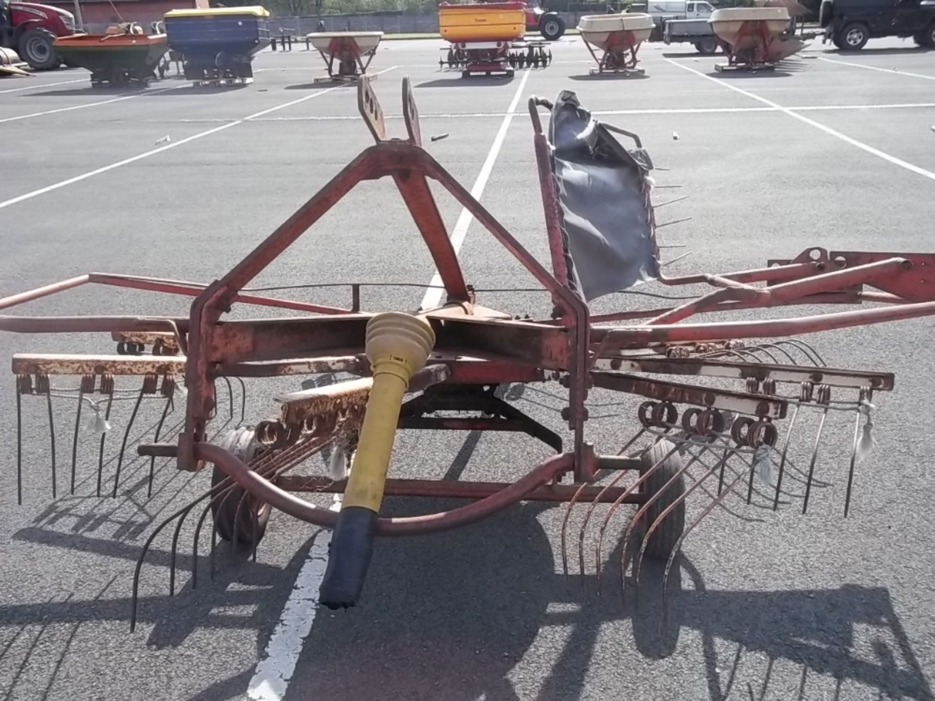 FAHR SINGLE ROTOR HAY RAKE