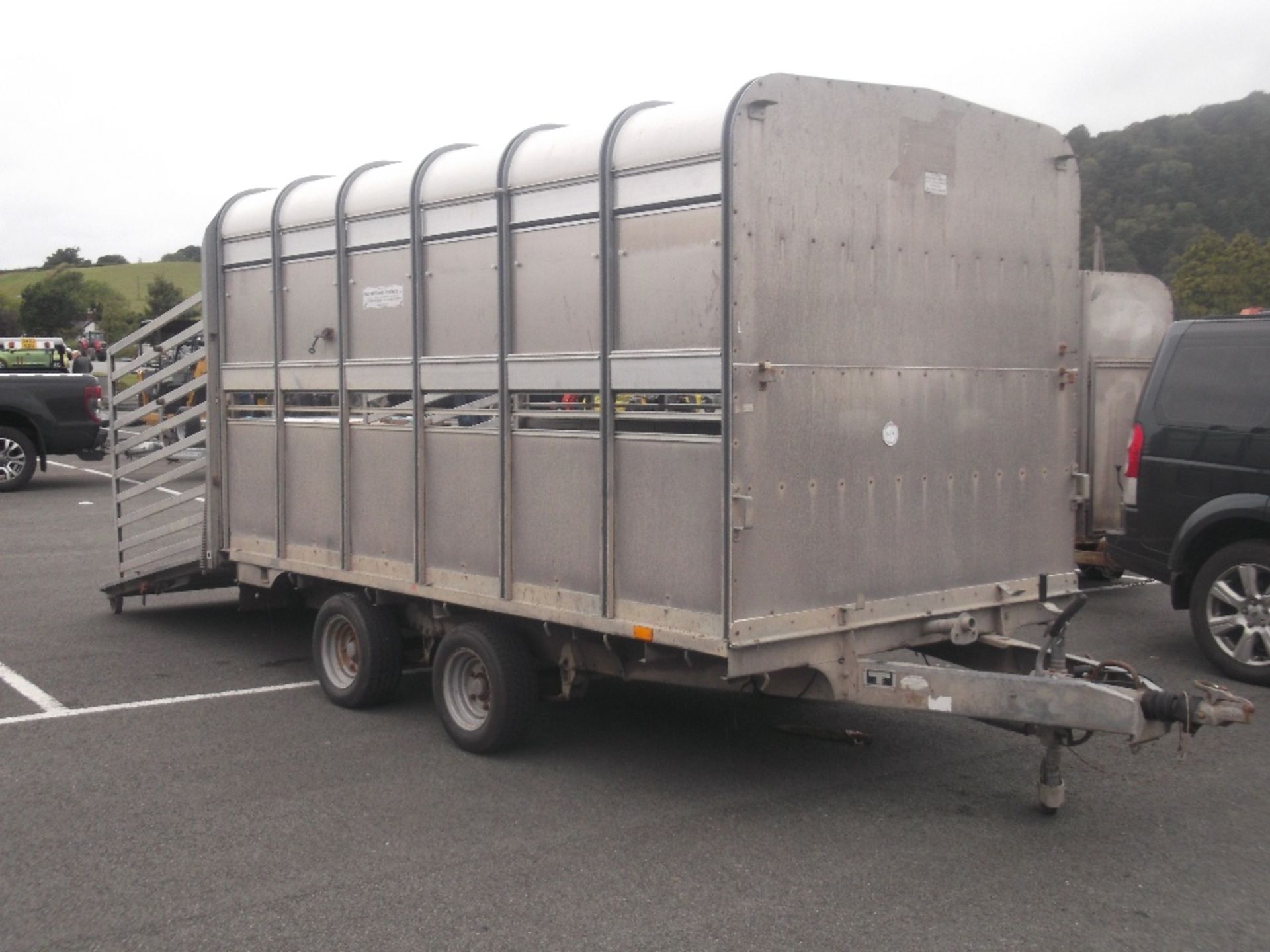 IFOR WILLIAMS LIVESTOCK TRAILER