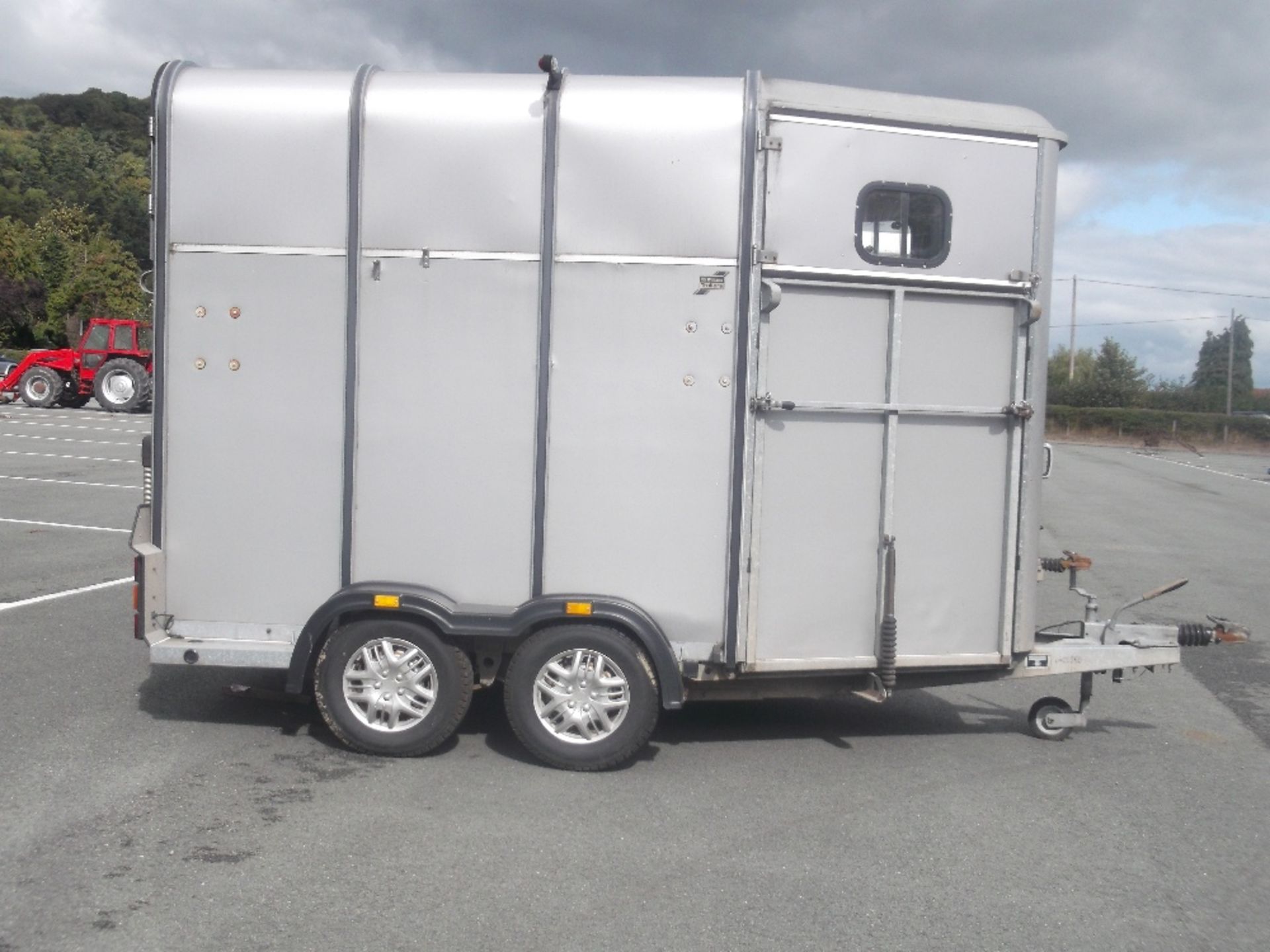 IFOR WILLIAMS 510 HORSE TRAILER - Image 2 of 3