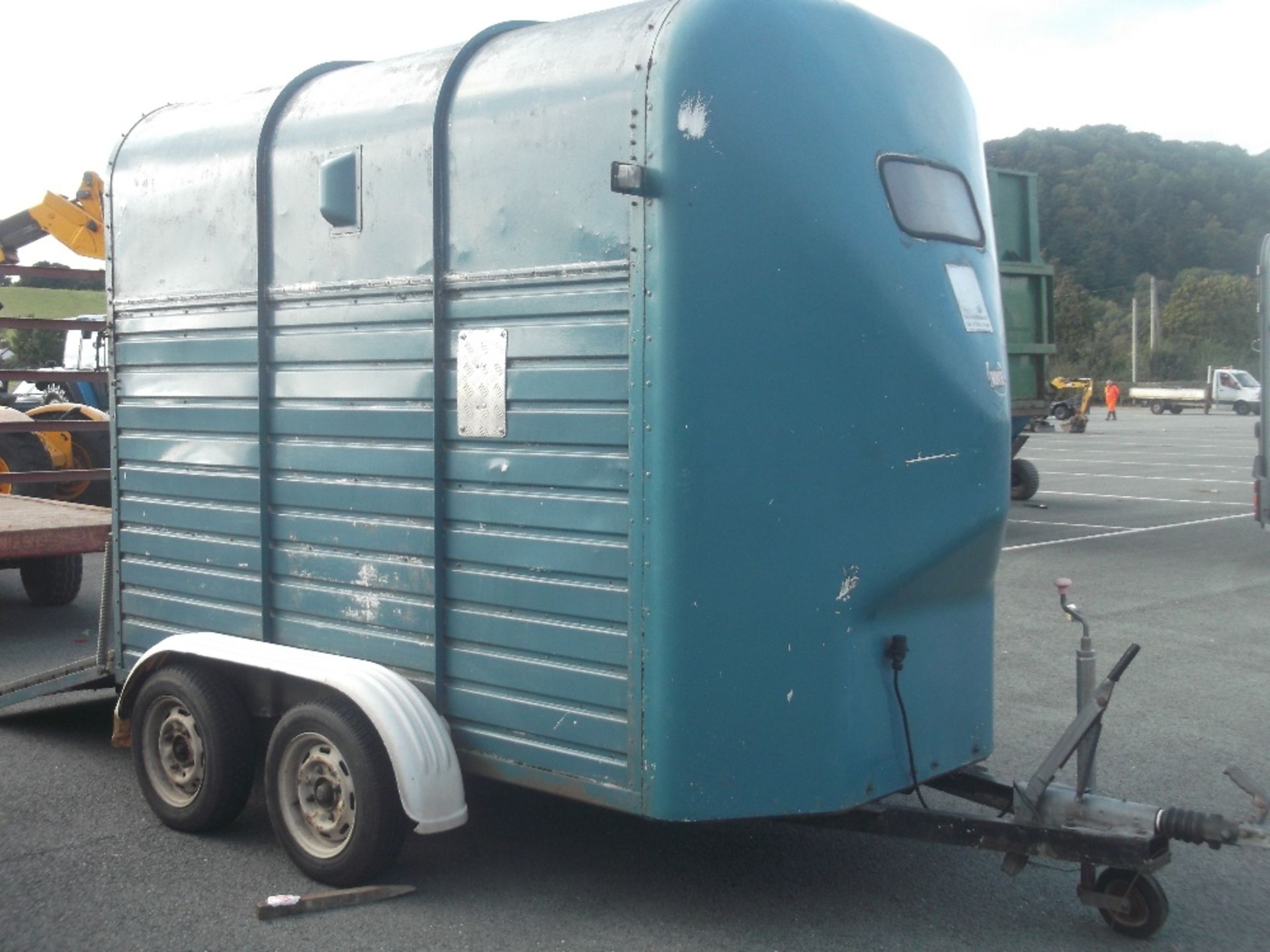 HORSE TRAILER