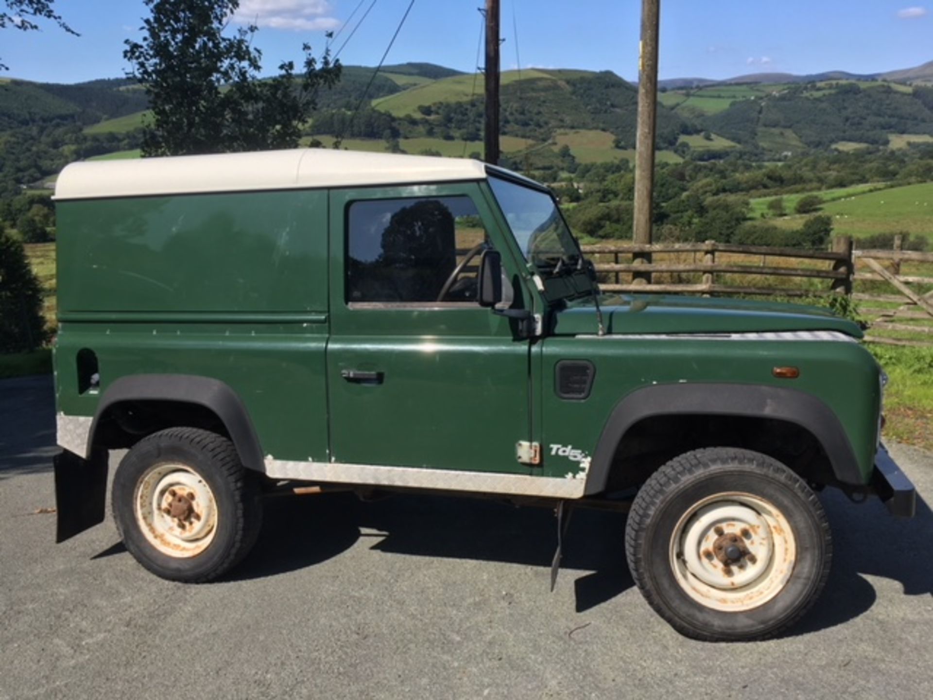 LAND ROVER DEFENDER 90 TD5 1999 V REG - Image 3 of 5