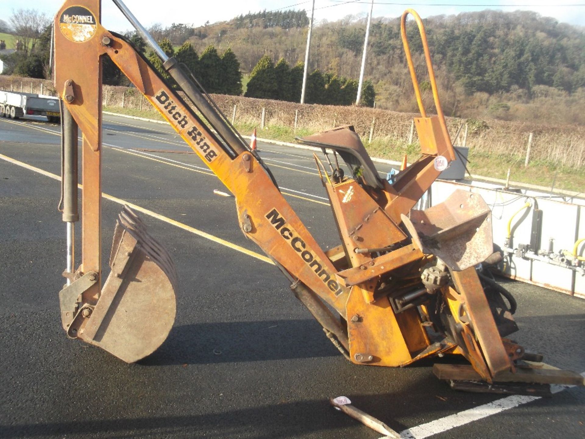 McCONNELL BACK END DIGGER (GWO) & 3 BUCKETS