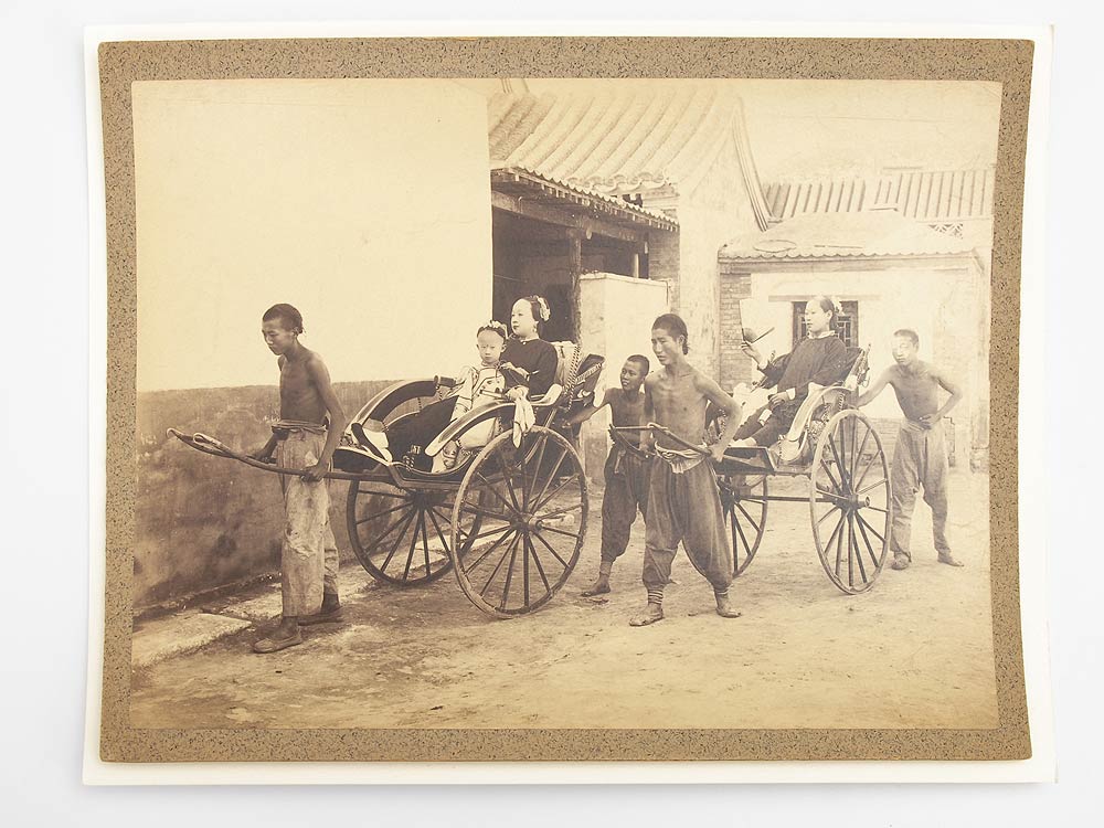 16 großformatige Fotos von Peking/China und Umgebung. Um 1910/20. Aufnahmen bekannter Bauten mit - Image 4 of 16
