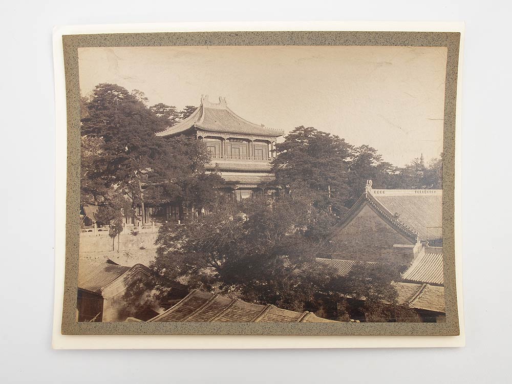 16 großformatige Fotos von Peking/China und Umgebung. Um 1910/20. Aufnahmen bekannter Bauten mit - Image 11 of 16