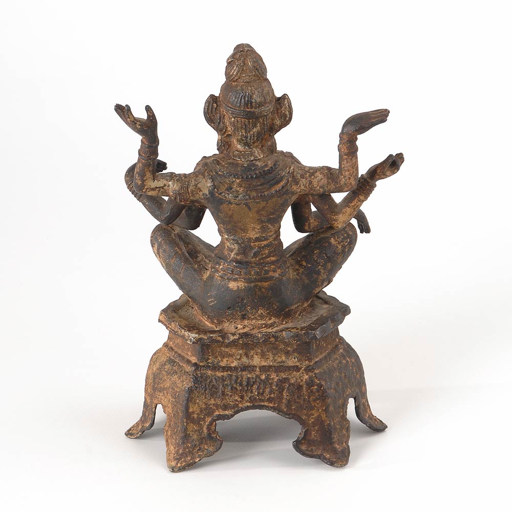Sehr alte Eisenfigur - Avalokithesvara. Indischer Raum. Thron aus Lotosblättern bestehend, darauf im - Image 2 of 2
