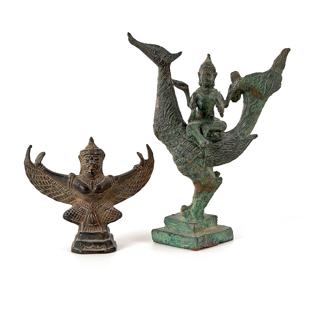 2 kleine Bronze-Plastiken. Wohl indischer Raum. Garuda - stilisierte Vogel-Mensch-Figur auf