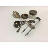 Silver salt spoons, tongs, lids, etc. Approx. 69 g