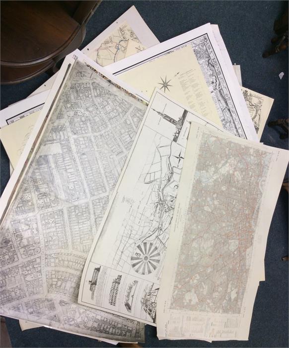 A large collection of old maps. - Image 2 of 2
