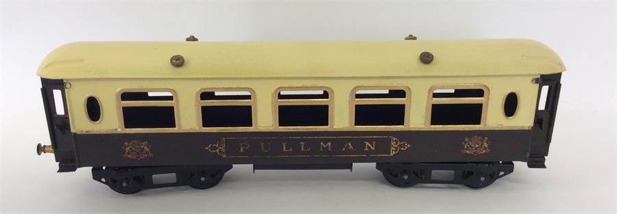 A painted Pullman's carriage by Hornby. Est. £20 -