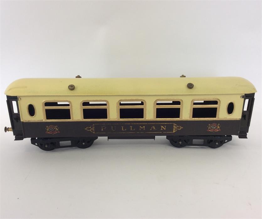 A painted Pullman's carriage by Hornby. Est. £20 - - Image 2 of 2