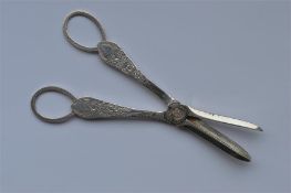 A pair of Edwardian grape scissors with floral dec