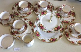 A large old country roses Royal Albert part tea se