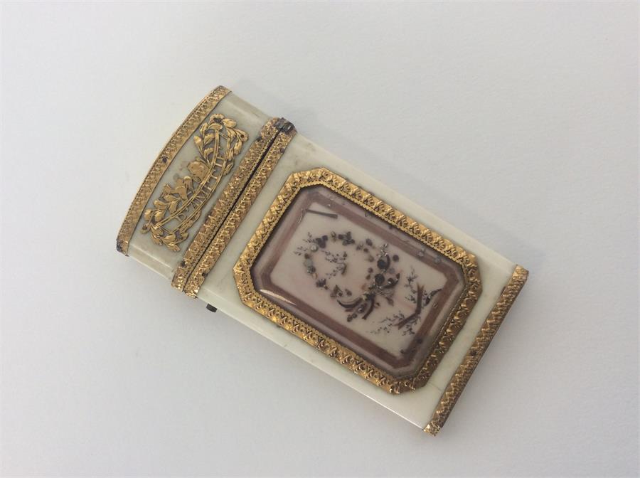 A good quality Antique ivory card case with cut co - Image 3 of 3