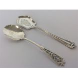 An attractive pierced silver preserve spoon. Appro
