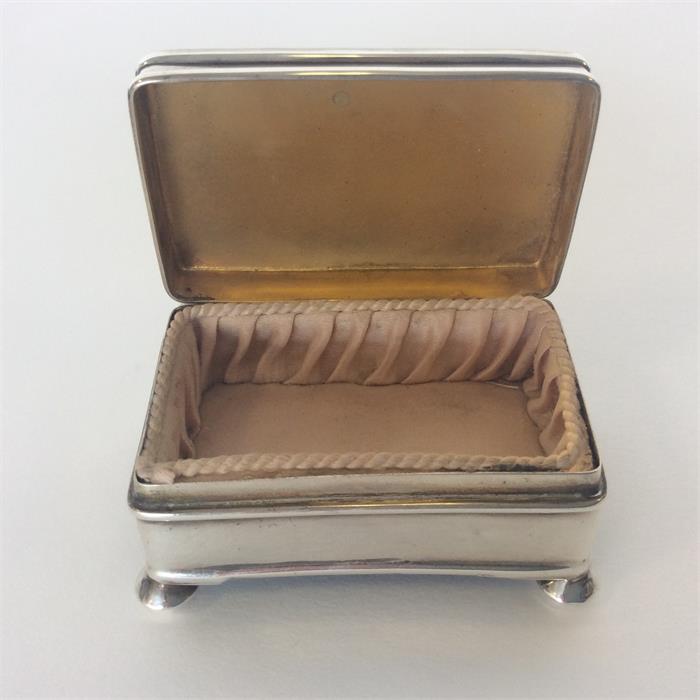 A small rectangular silver ring box with hinged cover and - Image 2 of 2