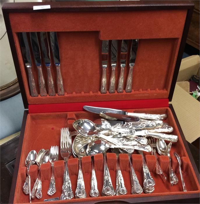 A Kings' pattern cutlery service.