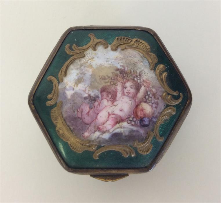 An attractive enamelled box decorated with cherubs - Image 2 of 2