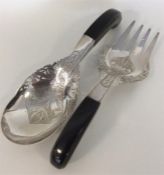 A pair of Continental silver salad servers with pi