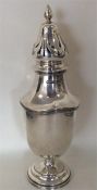 An attractive Edwardian silver sugar caster with w