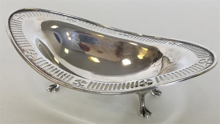 An Edwardian boat-shaped silver dish on four feet. - Image 2 of 2