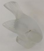 LALIQUE: A small figure of a bird with outstretche