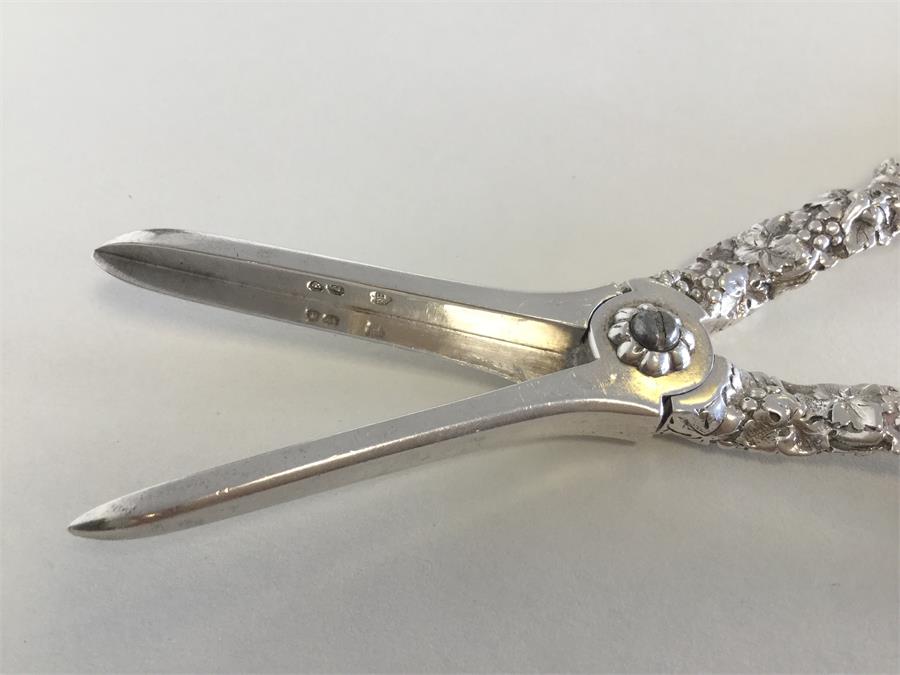A good pair of silver grape scissors with cast han - Image 2 of 3