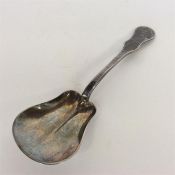 A Russian caddy scoop with silver wavy edge. Appro