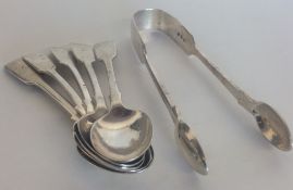 A set of five silver fiddle pattern teaspoons toge